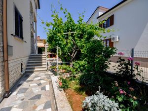 23279957-Ferienwohnung-5-Novigrad-300x225-2