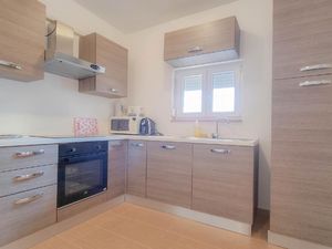 23297640-Ferienwohnung-5-Novigrad-300x225-3