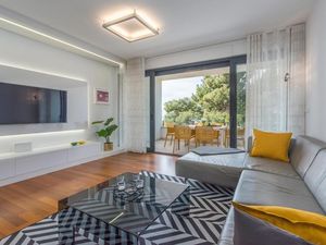 23277261-Ferienwohnung-6-Novigrad-300x225-2