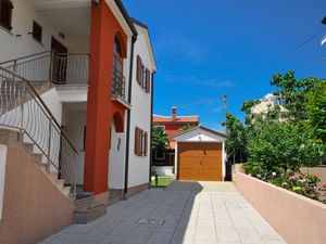 23280004-Ferienwohnung-4-Novigrad-300x225-1