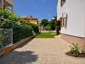 23280004-Ferienwohnung-4-Novigrad-300x225-3