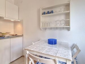 23297797-Ferienwohnung-3-Novigrad-300x225-5