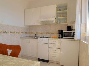 23297808-Ferienwohnung-2-Novigrad-300x225-2