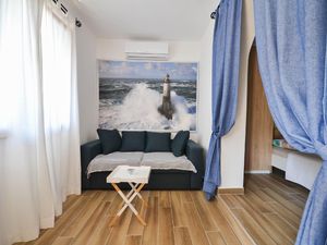 23280016-Ferienwohnung-4-Novigrad-300x225-2