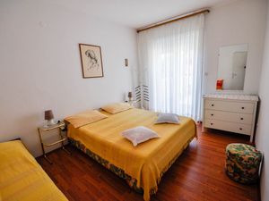 22946397-Ferienwohnung-2-Novigrad-300x225-1