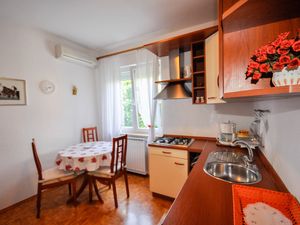 22946397-Ferienwohnung-2-Novigrad-300x225-5