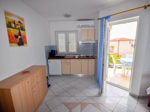 23280047-Ferienwohnung-3-Novigrad-300x225-4