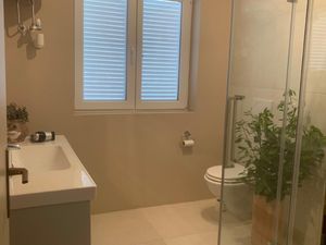 23923775-Ferienwohnung-4-Novigrad-300x225-4