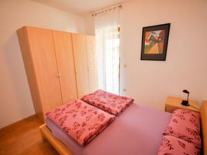 23280067-Ferienwohnung-4-Novigrad-300x225-2