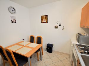 23280067-Ferienwohnung-4-Novigrad-300x225-5