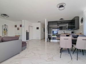 23577840-Ferienwohnung-6-Novigrad-300x225-5