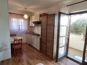 23028181-Ferienwohnung-2-Novigrad-300x225-4