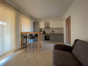 23297998-Ferienwohnung-3-Novigrad-300x225-4