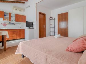 23302113-Ferienwohnung-2-Novigrad-300x225-5