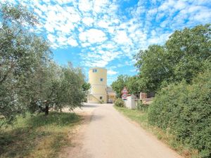 23297956-Ferienwohnung-2-Novigrad-300x225-0