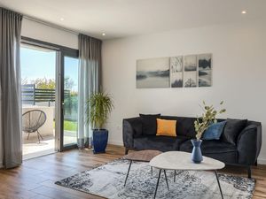 22437453-Ferienwohnung-4-Novigrad-300x225-3