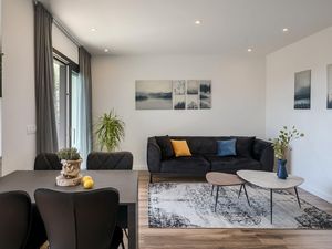 22437453-Ferienwohnung-4-Novigrad-300x225-5