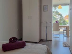 23297938-Ferienwohnung-4-Novigrad-300x225-3