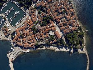 19285600-Ferienwohnung-0-Novigrad-300x225-2