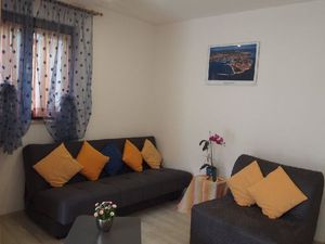 19285600-Ferienwohnung-0-Novigrad-300x225-5