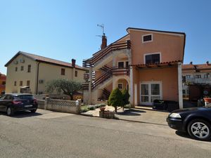 23940104-Ferienwohnung-5-Novigrad-300x225-0