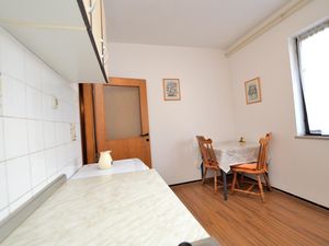 23941494-Ferienwohnung-2-Novigrad-300x225-4