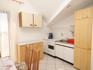 18688347-Ferienwohnung-5-Novigrad-300x225-3