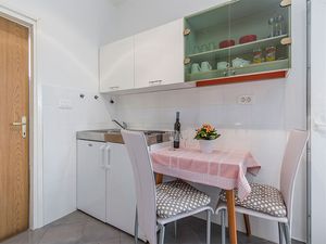 18953275-Ferienwohnung-3-Novigrad-300x225-1