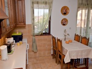 18956312-Ferienwohnung-2-Novigrad-300x225-1