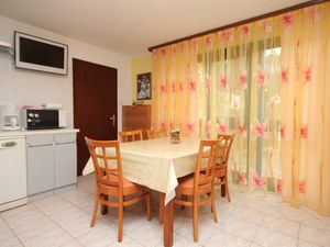 19128014-Ferienwohnung-5-Novigrad-300x225-5