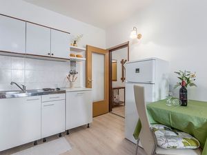 23926820-Ferienwohnung-3-Novigrad-300x225-3