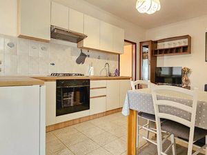 23297472-Ferienwohnung-2-Novigrad-300x225-3