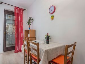 23926819-Ferienwohnung-4-Novigrad-300x225-1