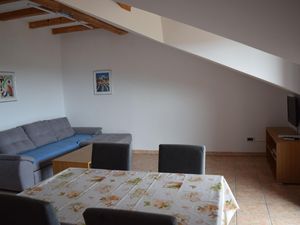 22449667-Ferienwohnung-4-Novigrad-300x225-1