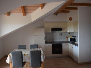 22449667-Ferienwohnung-4-Novigrad-300x225-3