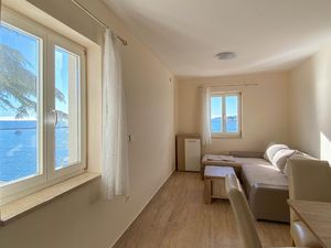 23349933-Ferienwohnung-6-Novigrad-300x225-2