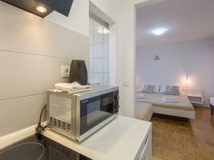 22314189-Ferienwohnung-4-Novigrad-300x225-2