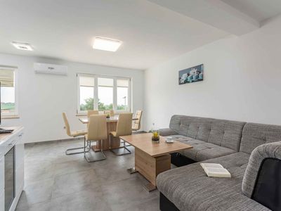 Ferienwohnung für 8 Personen (120 m²) in Novigrad 1/10