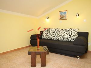 19385597-Ferienwohnung-4-Novigrad-300x225-2