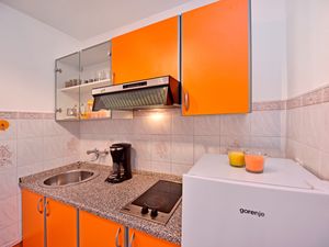 19386589-Ferienwohnung-2-Novigrad-300x225-4