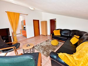 19385593-Ferienwohnung-4-Novigrad-300x225-3