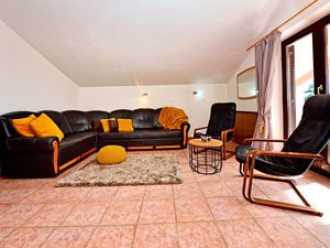 19385593-Ferienwohnung-4-Novigrad-300x225-4