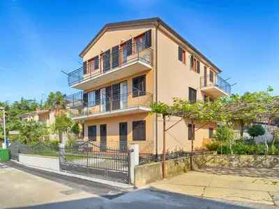 Ferienwohnung für 4 Personen (42 m²) in Novigrad 1/10