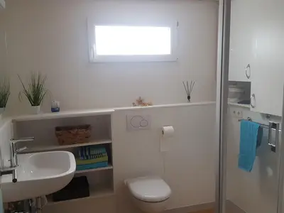 Badezimmer mit Dusche