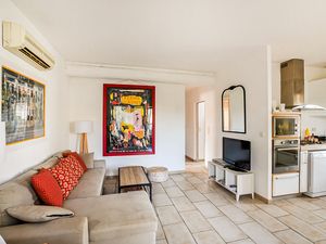 24003815-Ferienwohnung-6-Nîmes-300x225-3