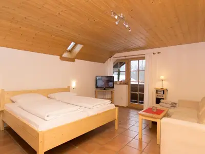 Schlafbereich. Schlafzimmer / Doppelbett und Balkon