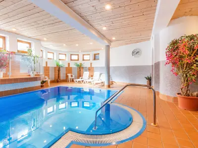 PoolOfHouse