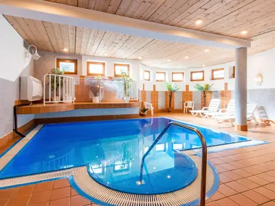 PoolOfHouse