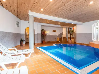 PoolOfHouse
