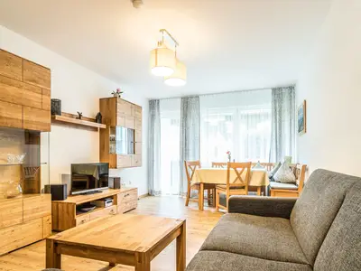 Ferienwohnanlage-Oberaudorf-2-Zimmer-Ferienwohnung-Premium-max-4-Personen-A1-Wohnzimmer-Schrank